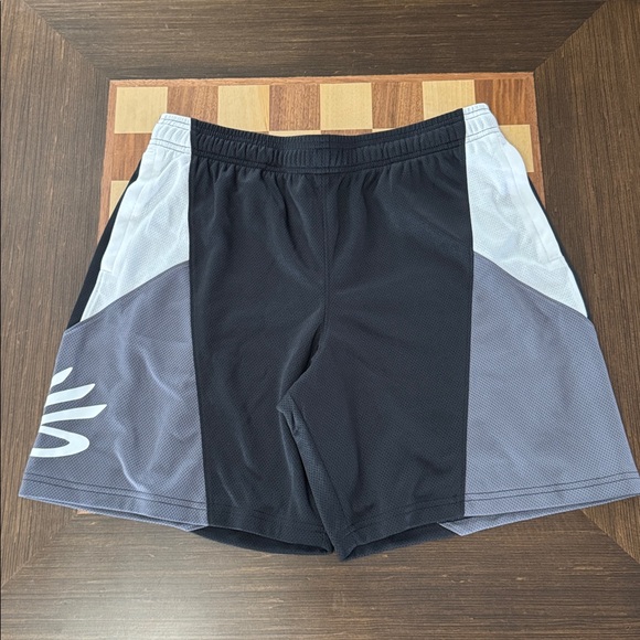 Under Armour boys athletic shorts size YXL drawstring elastic. - Picture 1 of 4